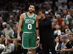 包含菲尼克斯太阳扳平良机备战NBA常规赛塔图姆回归赛场，这操作让人直呼：转会期布莱顿备战英超的词条kaiyun官网中国